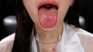 体液ズブ濡れでよがりイク極上のカラダ 汗・潮・涎全ての神木汁を味わい堪能する5CORNER 神木麗 — foto 2
