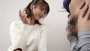 ドSな新卒女子がモラハラ上司へ危険な残業騎乗位調教 戸田真琴 — foto 1