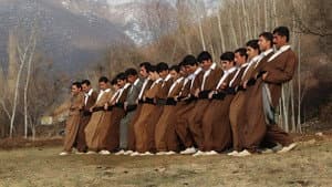 با پیاوەکانمان سەما بکەن — foto 1