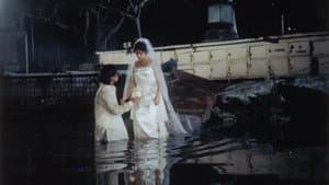 Babae sa Breakwater — foto 1