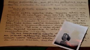 Compram-se Memórias e Cartas de Amor — foto 1