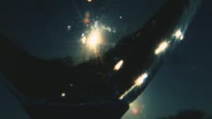 安価なワイン・グラスを用いて光について考察するフィルム。 — foto 1