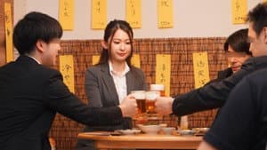 出張先相部屋NTR, 絶倫の上司に, 一晩中何度もイカされ続けた, 巨乳女子社員。 梓ヒカリ — foto 1