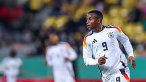 Das Millionengeschäft mit den Fußball-Talenten - Tricksen, Schummeln, Täuschen — foto 1