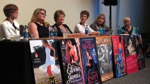 Love Between the Covers — foto 1