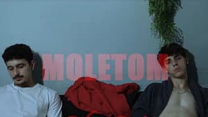 MOLETOM — foto 1