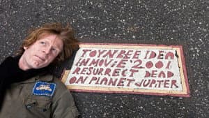 Resurrect Dead: The Mystery of the Toynbee Tiles — foto 2