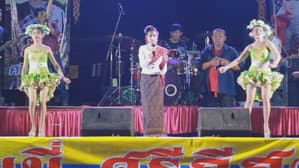 ตำนานชีวิตฮันนี่ ศรีอีสาน — foto 1