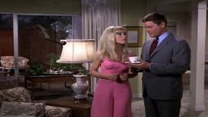 Por favor, no le des más vino a Jeannie