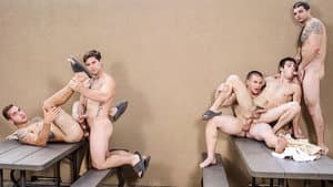 A Guide to Sex in Prison — foto 2
