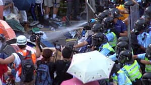 幾乎是，革命 — foto 1