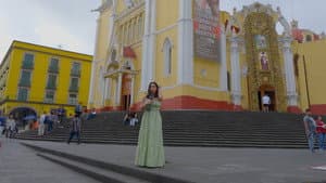 Robó la inocencia de su familia