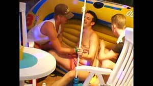 Guys Go Crazy 10: Poolboys Paradise — foto 4