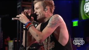 Sum 41 live in the Helpful Honda Sound Space at KROQ, Los Angeles, CA, USA — foto 4