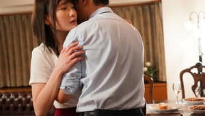 上司が出張で不在中、上司のJカップ妻とめちゃくちゃハメまくった3日間。 鷲尾めい — foto 1