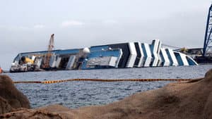 Costa Concordia Disaster: One Year On — foto 2