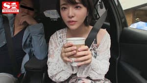 台本一切無し！！ハメ撮り！すっぴん！何でもアリ！美才女‘三宮つばき’のスケベ本性剥き出しSEX！！ ガチで二人きりの温泉旅行でヤリまくった生々しすぎる超レアなエロス200％動画 — foto 1