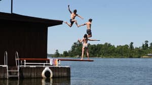 Who Loves the Sun — foto 1