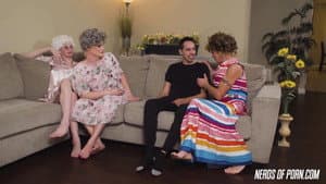 The Golden T-Girls: A Trans MILF Parody — foto 2