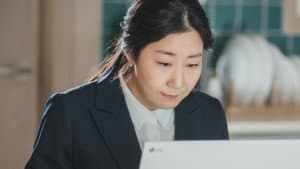 잔혹한 인턴 — foto 7