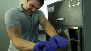 Million Dollar Moon Rock Heist — foto 3