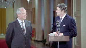 Reagan-Gorbatchev, duel au sommet — foto 1