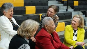 LAS MUJERES VALIENTES CORREN RIESGOS POR UN ACTO DE FE