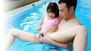 透け透けワイセツな競泳水着を強要された新人インストラクター 唯井まひろ — foto 2