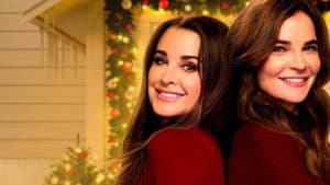 The Housewives of the North Pole — foto 2