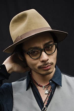 新倉健太