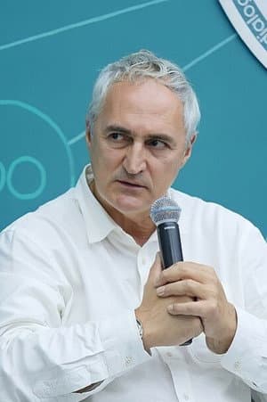 Տիգրան Խզմալյան