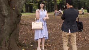 SSNI-098 盗撮リアルドキュメント！ 密着27日、鈴木心春のプライベートを激撮し、雑誌編集者を装ったイケメンナンパ師に引っ掛かって、SEXまでしちゃった一部始終 — foto 3