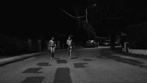 Nus dans les rues la nuit — foto 2