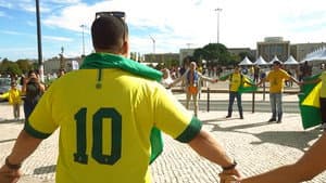 Dentro, fora do Brasil — foto 1