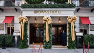 A Very British Hotel at Christmas — foto 1