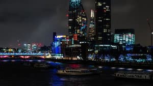 Thames At Night With Tony Robinson — foto 1