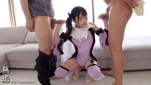 無垢なコスプレイヤー　中出し性教育 147cm低身長・完全着衣セックス・超敏感 — foto 1