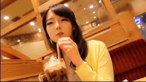 ■この世で一番エロい乳輪を持つ人妻■※若いうちに綺麗な姿を撮って残したい※今日まで旦那一筋で来た奥様が決意のAV出演※もはや芸術！目を見張るほど美しいピンク乳輪※生ツバごくり！かぶりつきたいリアル桃尻※誰もが羨む究極の裸体※美マンコにデカ○ンぶち込みガン突き中出し！！まさかの底なし絶頂2連戦！！ — foto 1