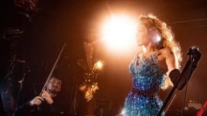 Billions Club Live with Miley Cyrus: A Concert Film — foto 1