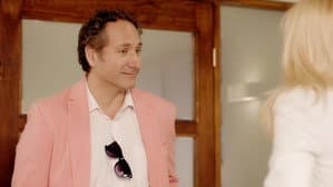 Sebastián quiere la asesoría de Laura para su divorcio