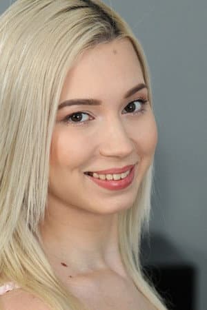 Roxy Risingstar
