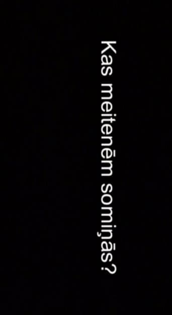 Kas meitenēm somiņās?