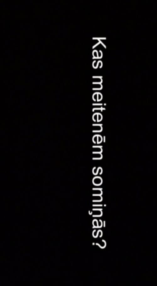 Kas meitenēm somiņās?